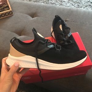 New Balance Fresh Foam LAZR Luxe Shoes